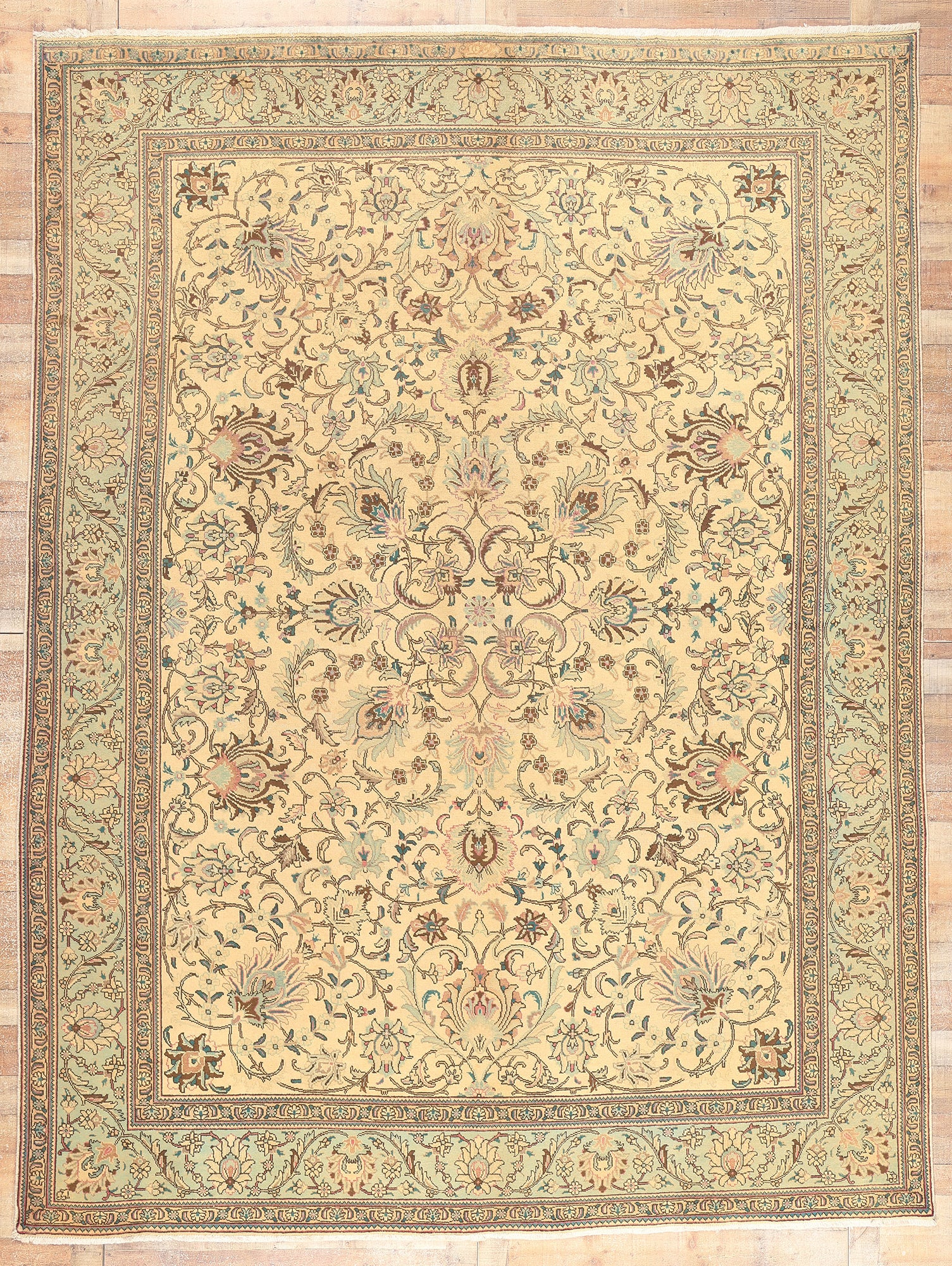 10 x 13 Vintage Persian Tabriz Rug 76489