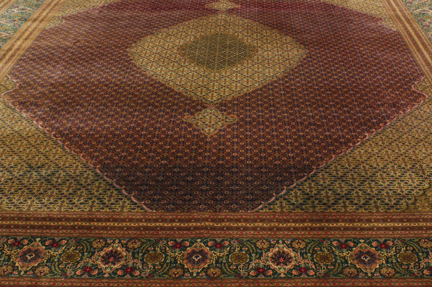 10 x 13 Vintage Persian Mahi Tabriz Rug 76693