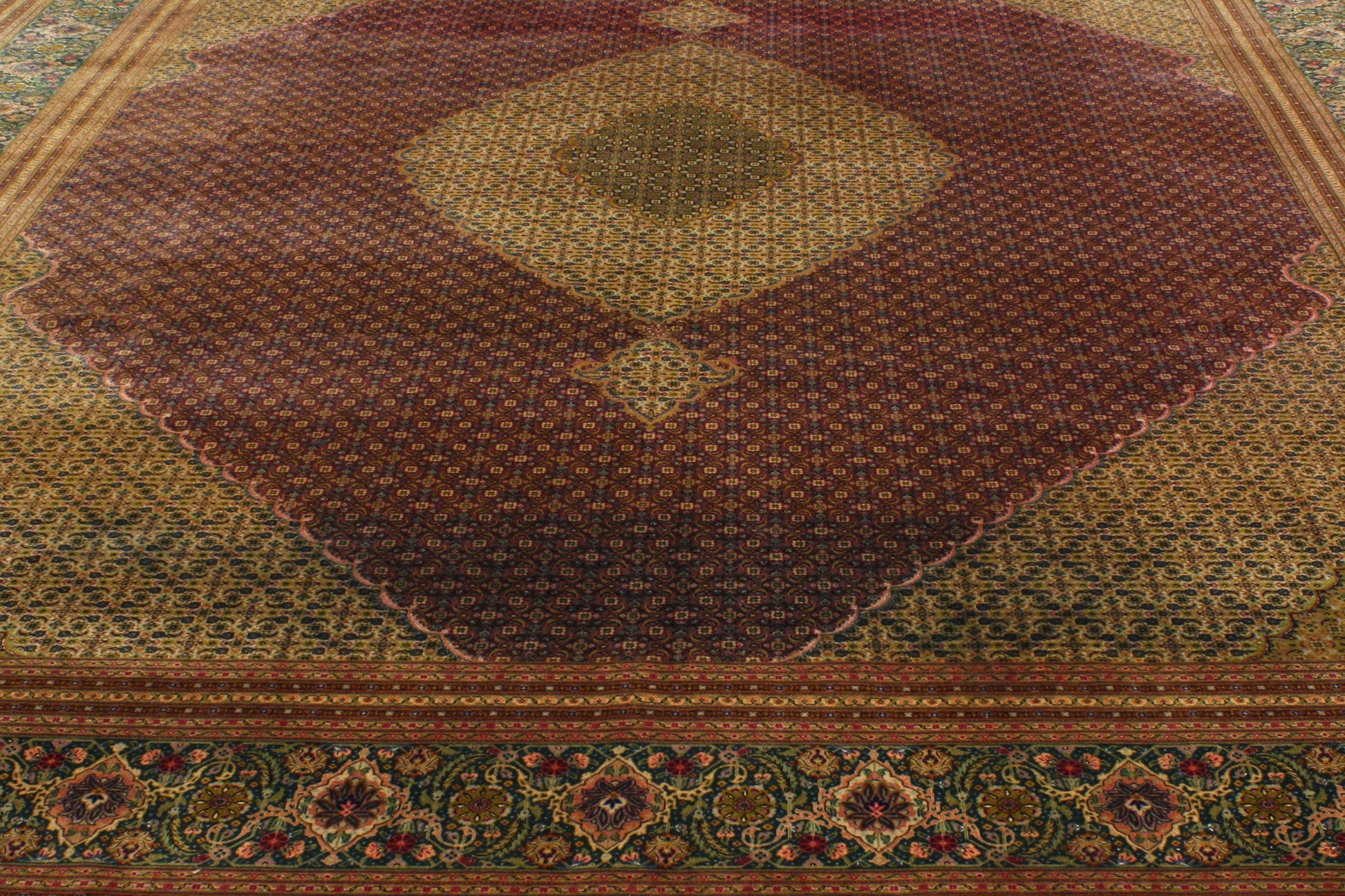 10 x 13 Vintage Persian Mahi Tabriz Rug 76693