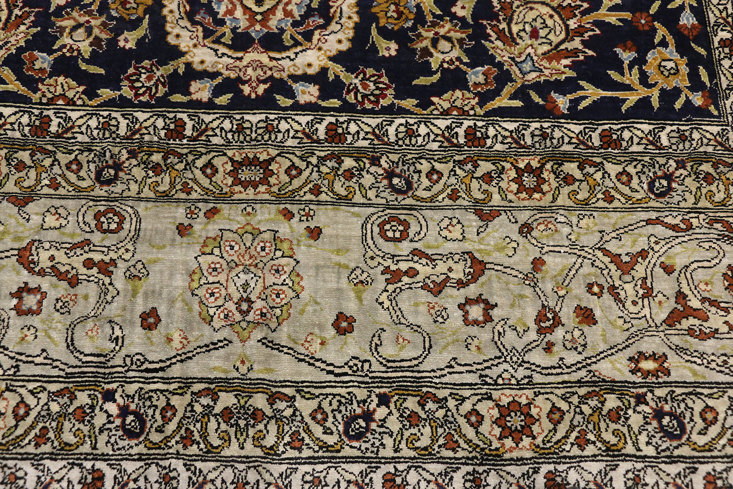 4 x 6 Vintage Turkish Silk Hereke Prayer Rug 77218
