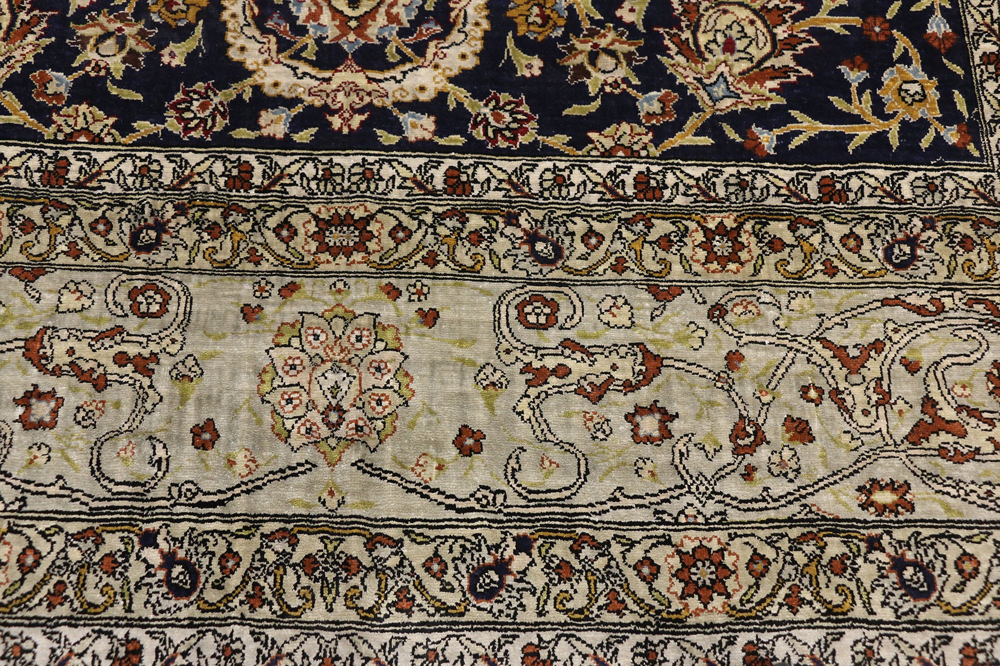 4 x 6 Vintage Turkish Silk Hereke Prayer Rug 77218
