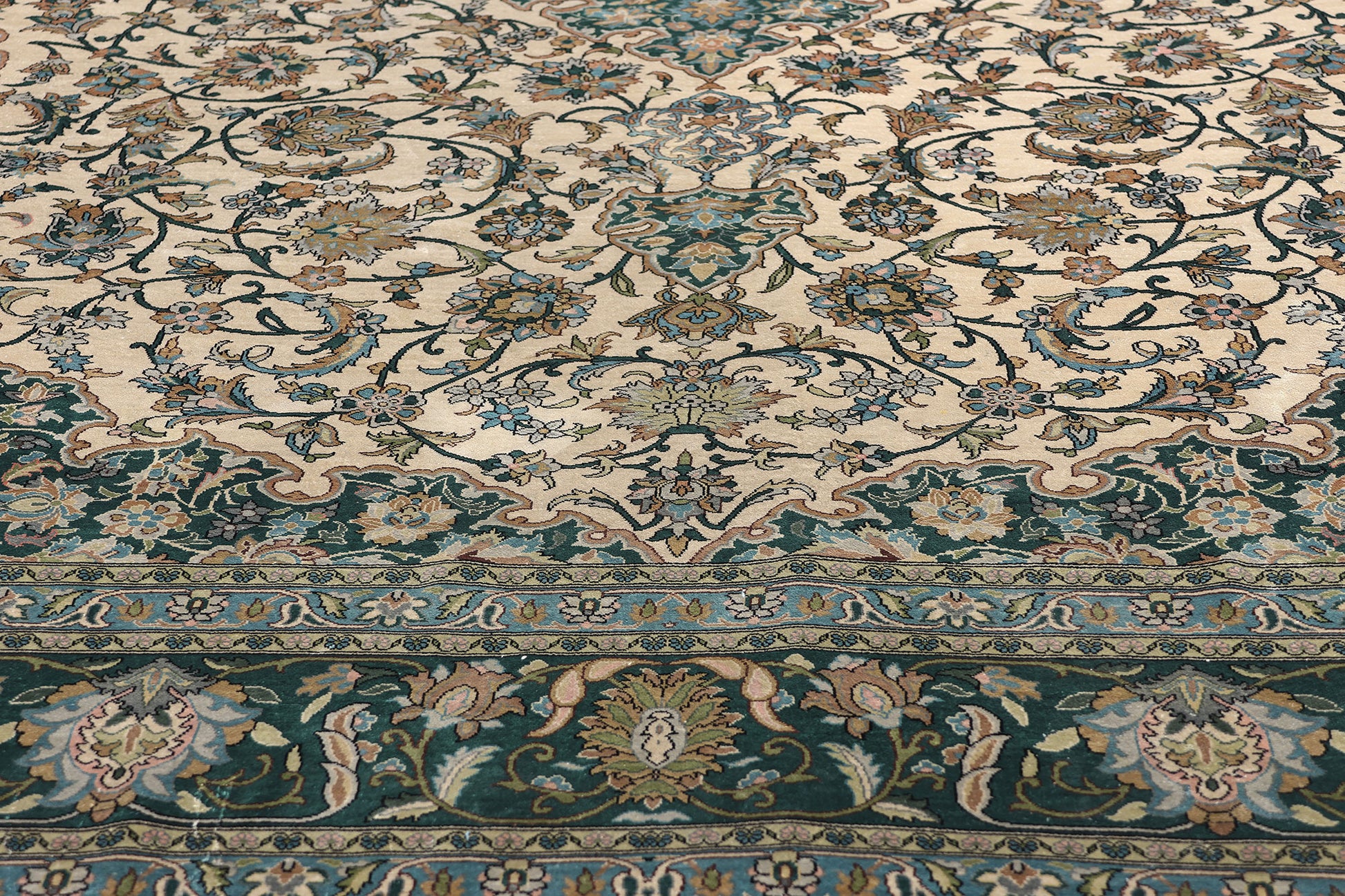 7 x 10 Vintage Turkish Silk Hereke Rug 77246