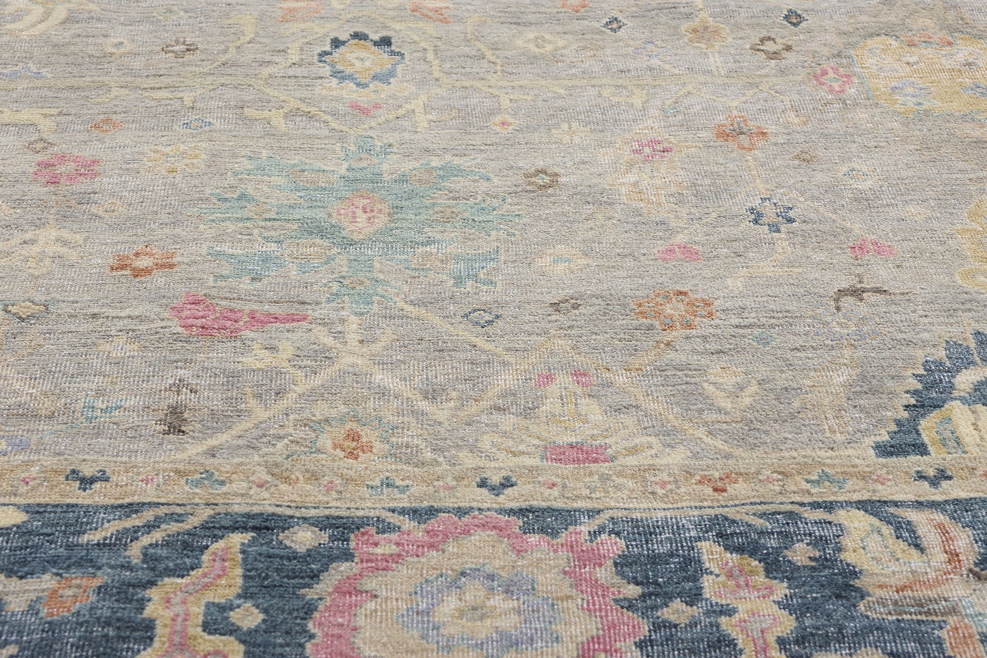 8 x 10 Vintage-Inspired Modern Gray Oushak Rug 31066