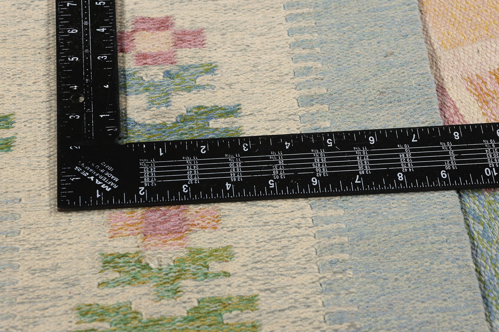 5 x 7 Vintage Swedish Pictorial Rollakan Rug 78819