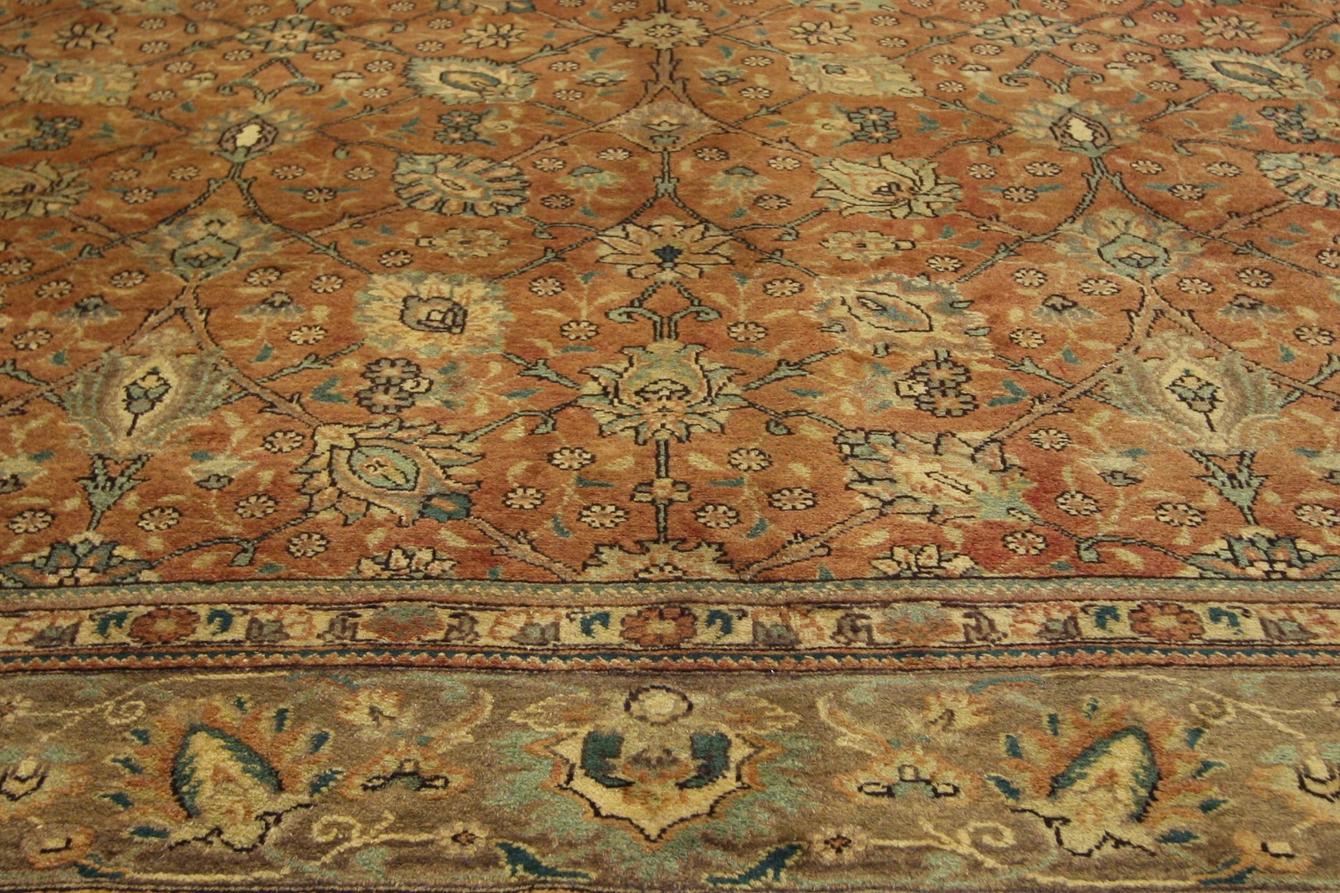 10 x 13 Vintage Persian Tabriz Rug 76329