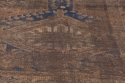 6 x 9 Antique-Worn Persian Shiraz Rug 78530