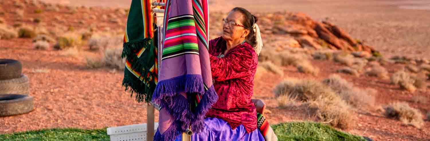 Native American Rugs Navajo Blankets Woman Weaving USA Arizona