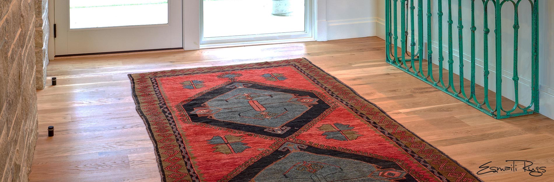 Pairing Antique Rugs Carpets with Modern Decor