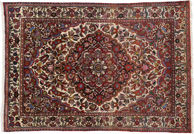 7 x 10 Vintage Bakhtiari Rug 71962