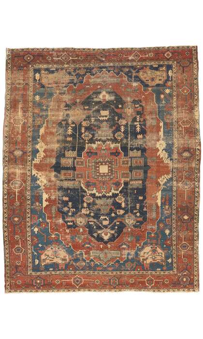 10 x 13 Antique-Worn Persian Serapi Rug 78547